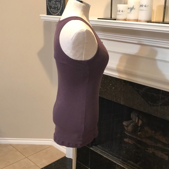 Cabi Grape Henley Tank size Medium - Picture 7 of 7